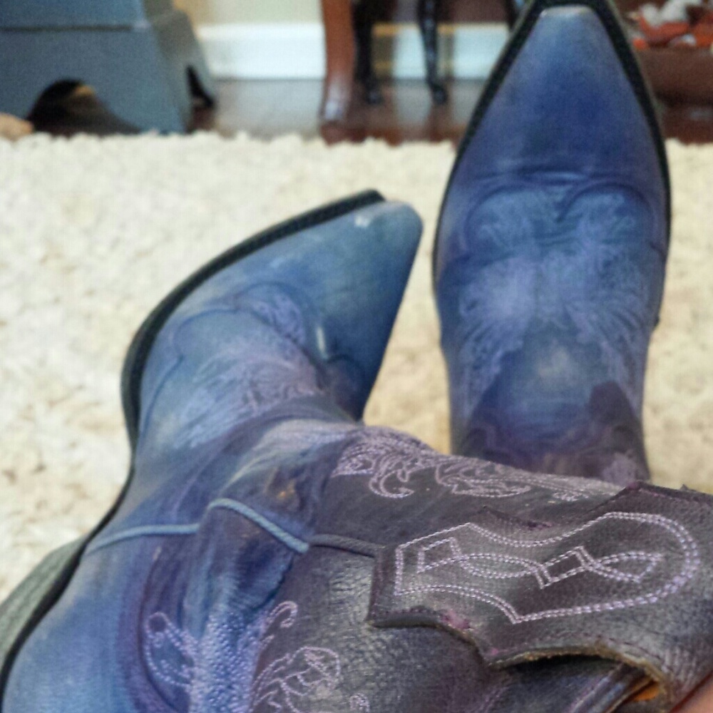 Old Gringos Womens size 6 muted purple boots. Awesome!